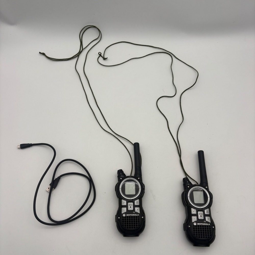 Motorola Talkabout MR350R Two Way Radio Walkie Talkie Set Black with USB Cable
